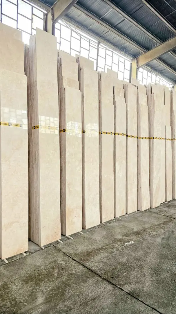 1 copy تراورتن کرم روشن با قیمت استثنایی!